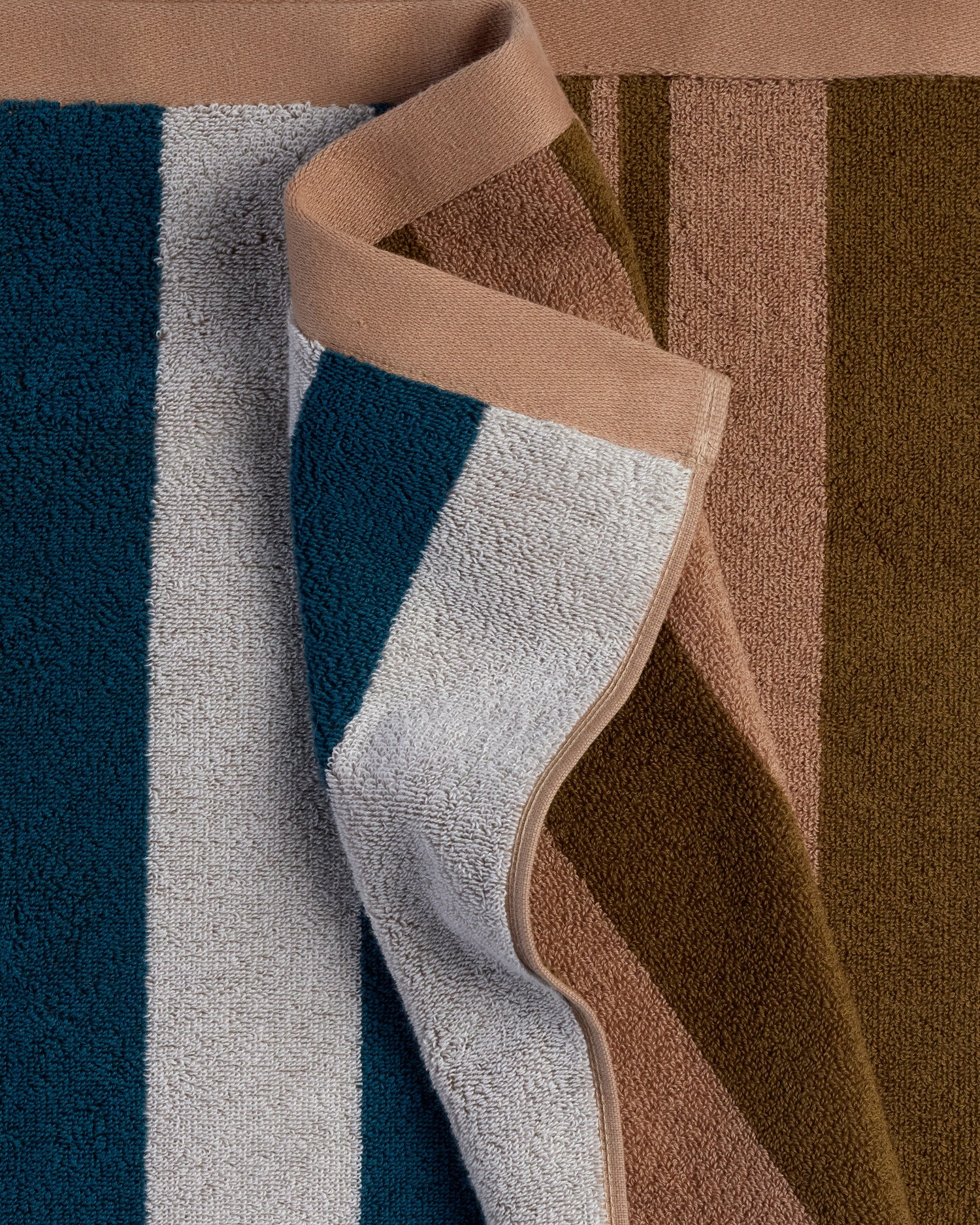 Casita Beach Towel (Dove and Peacock) - Image 3