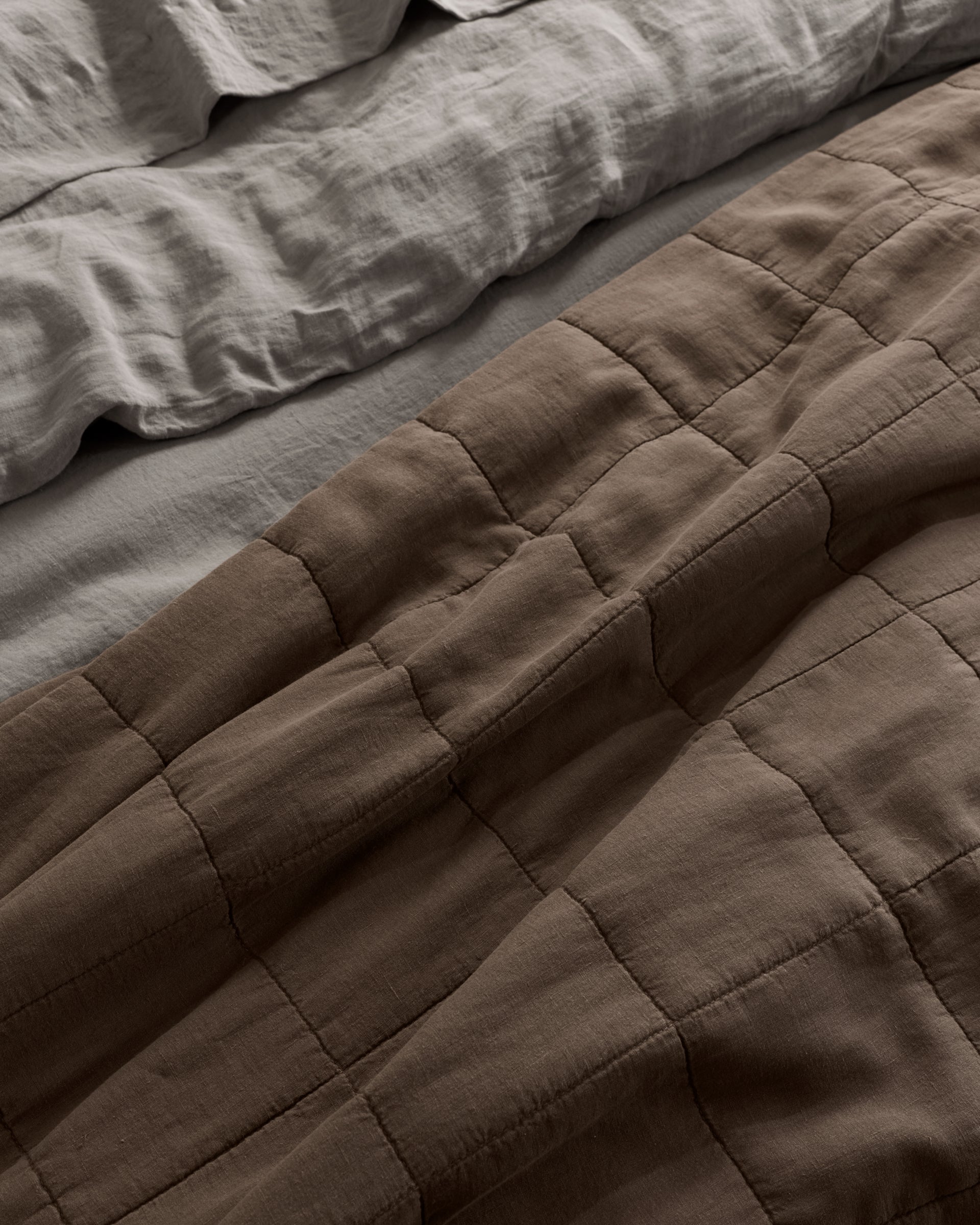 Linen Box Quilt (Warm Grey) - Image 5