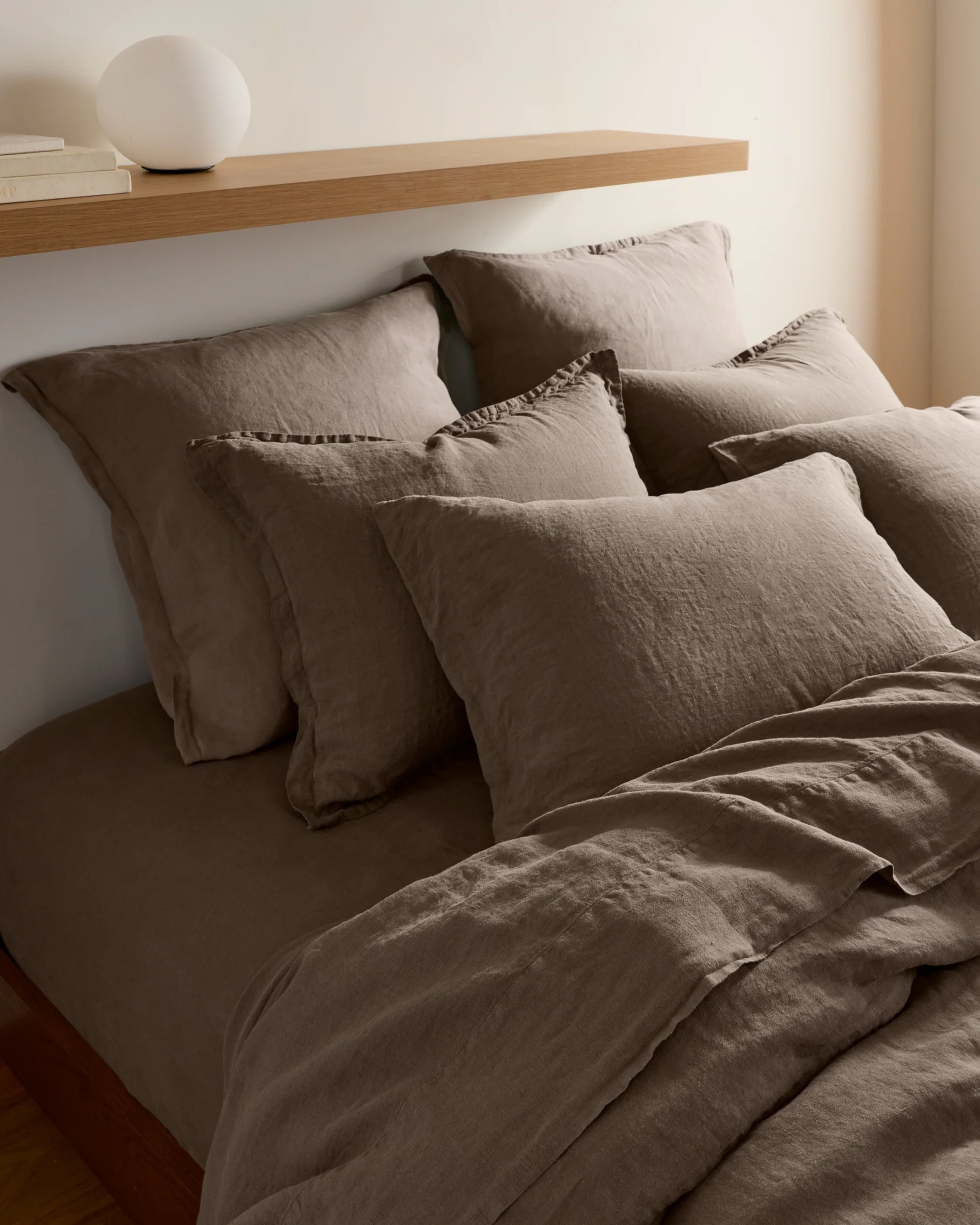Linen Fitted Sheet (Warm Grey) - Image 4