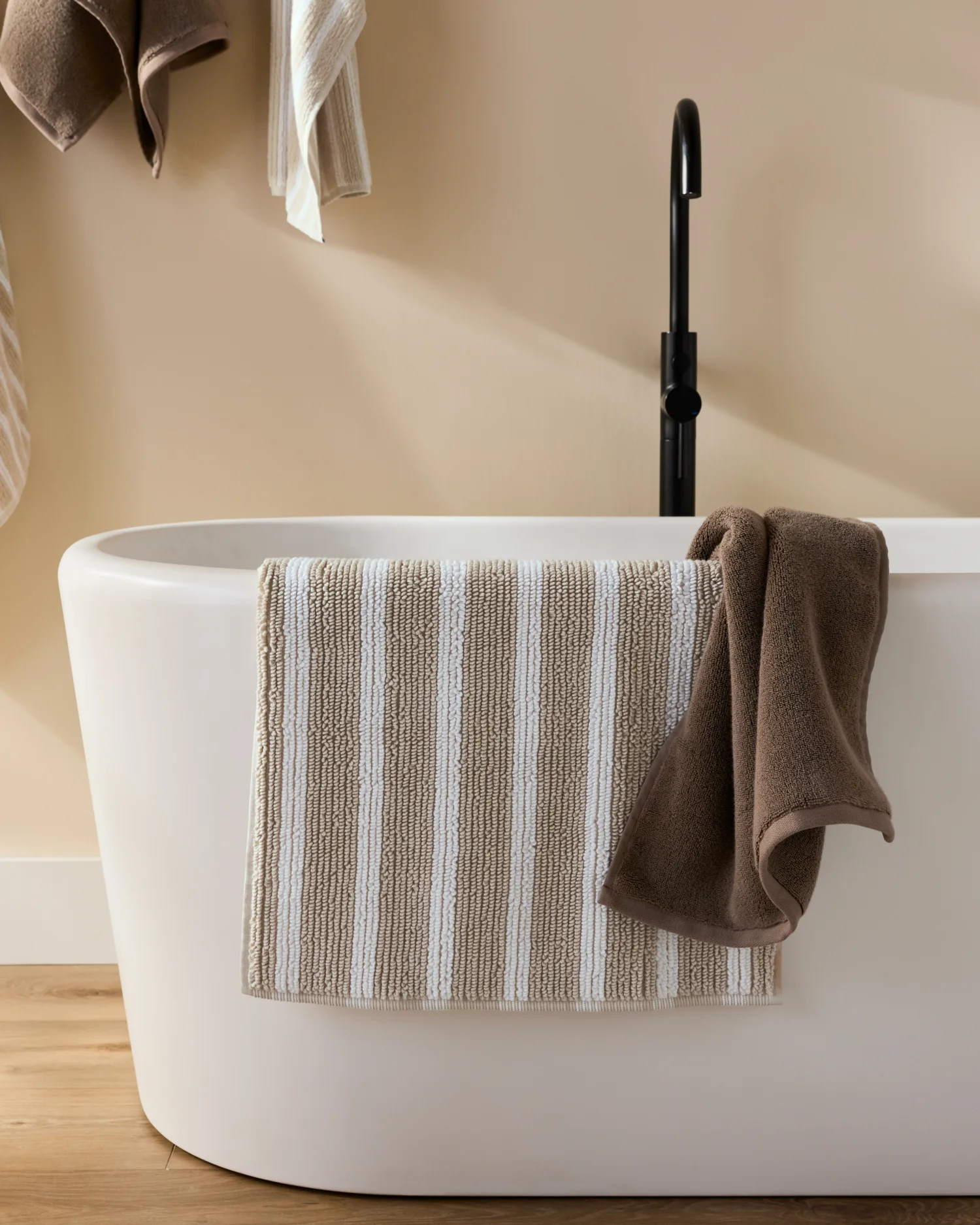 Organic Resort Stripe Tub Mat (Bone with White) - Image 4
