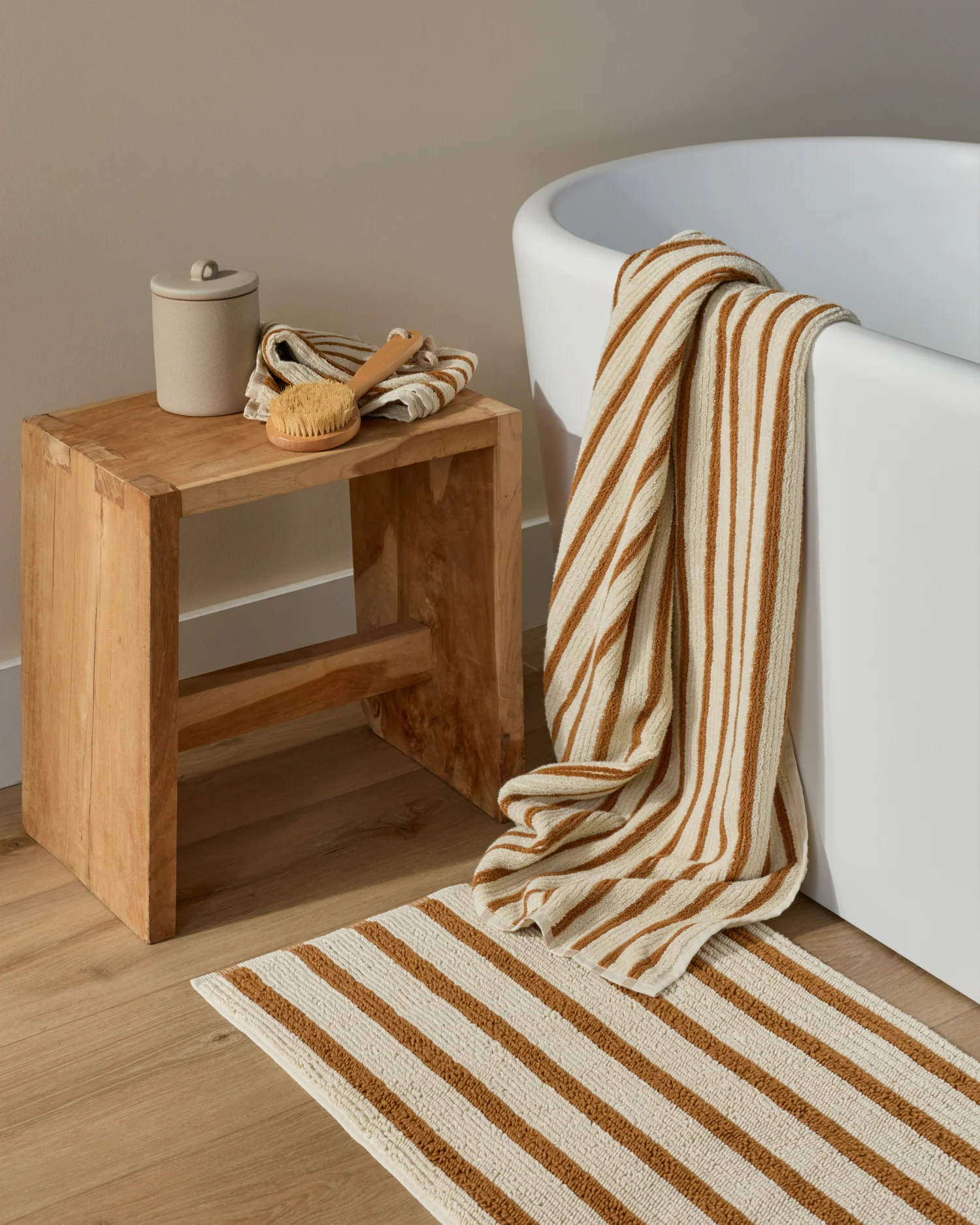 Organic Resort Stripe Tub Mat (Butter with Honey) - Image 2