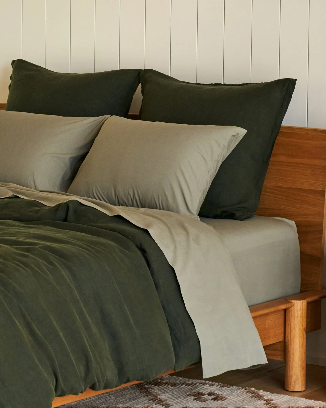 Percale Fitted Sheet (Moss) - Image 2